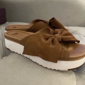 UGG Joan II Bow Slide Suede Platform Sandal